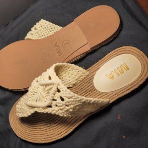 MIA off white macrame sandal size 9